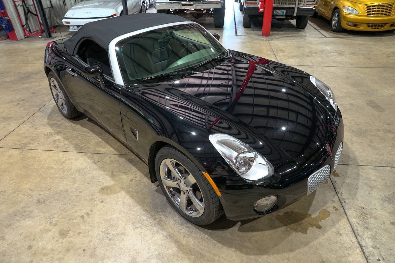 Used 2006 Pontiac Solstice Convertible w/ Premium Package RWD image 28