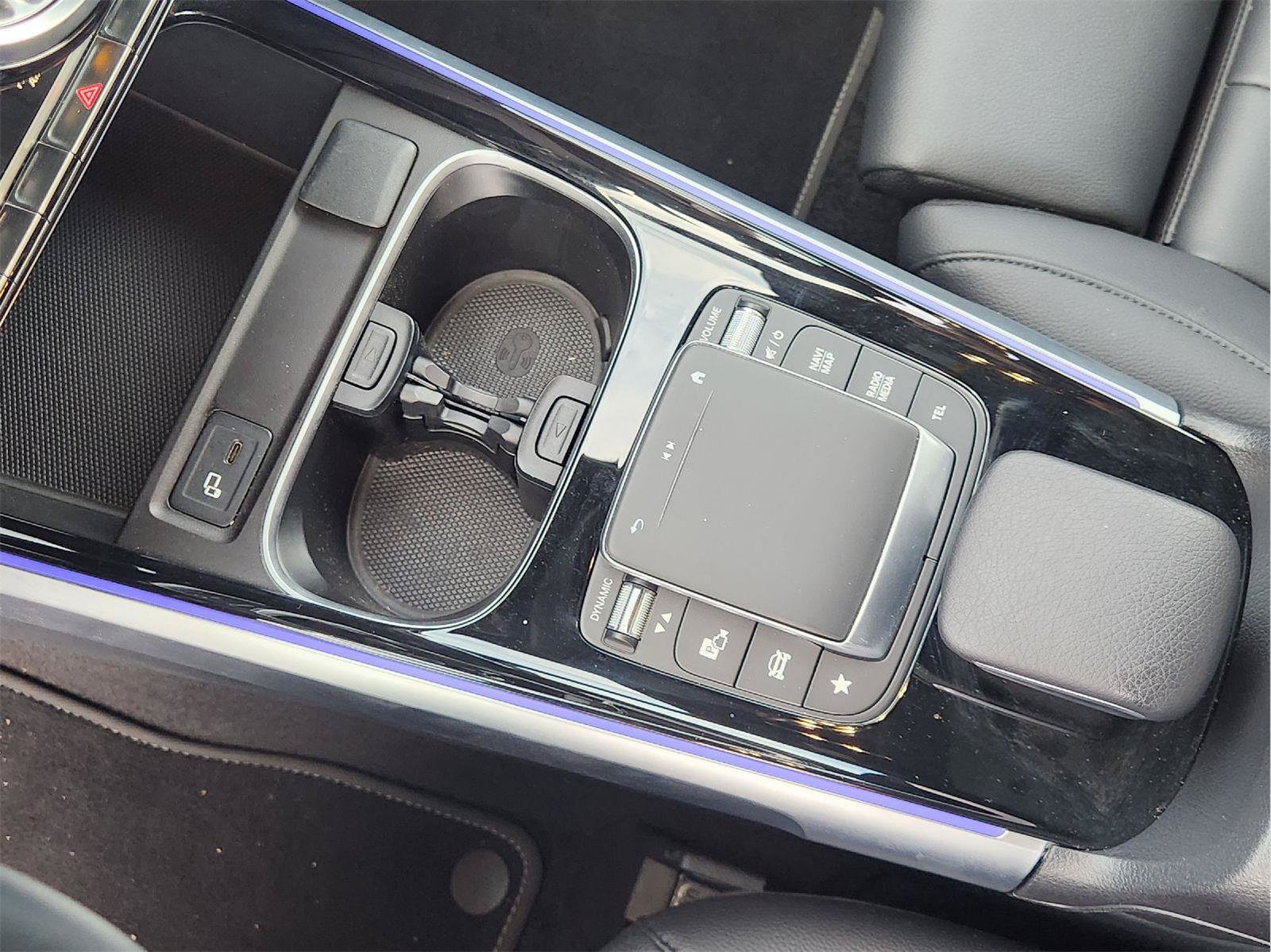 Used 2023 Mercedes-Benz GLB 250 4MATIC w/ Premium Package image 19