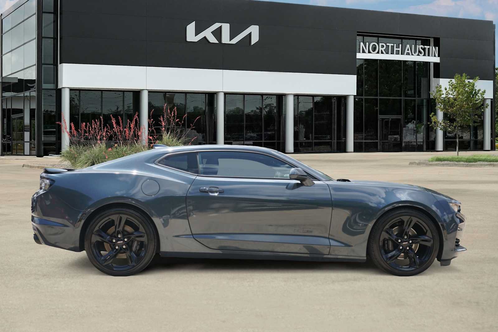 Used 2021 Chevrolet Camaro SS RWD image 6