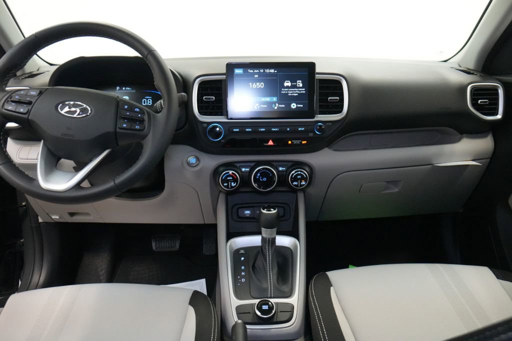 New 2024 Hyundai Venue SEL image 38