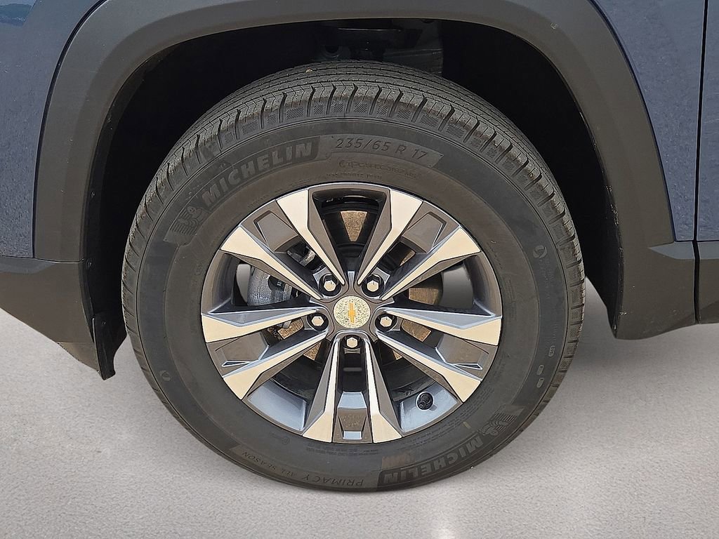 Used 2026 Chevrolet Equinox LT AWD/4WD image 10
