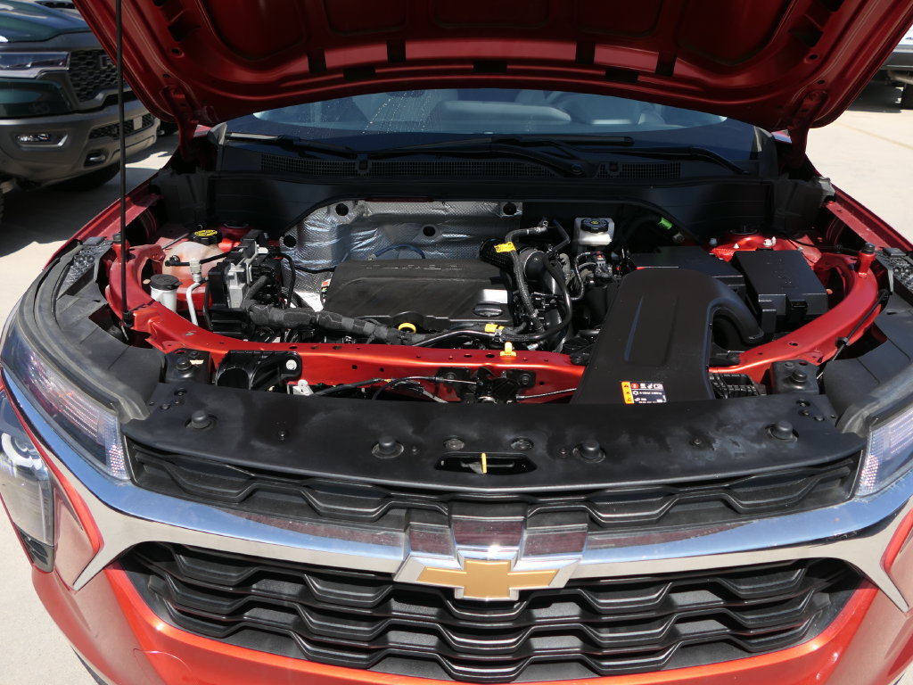 Used 2024 Chevrolet Trax LS w/ LS Convenience Package FWD image 21