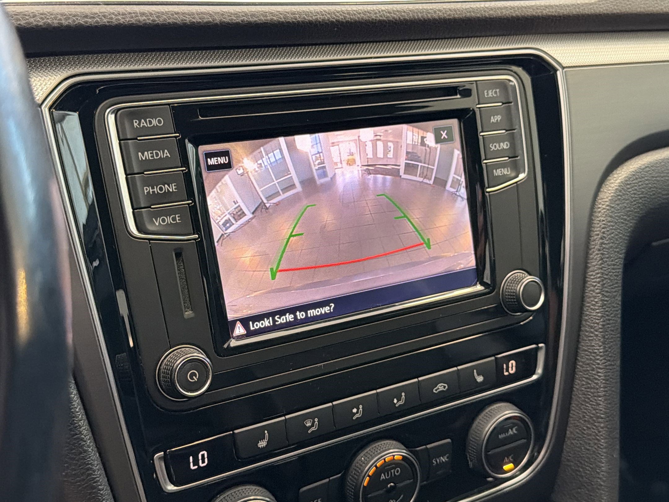 Used 2018 Volkswagen Passat 2.0T R-Line image 24