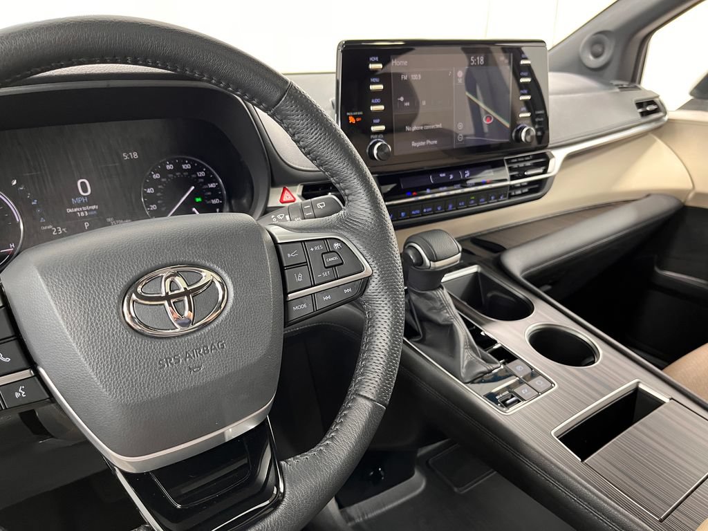 Used 2021 Toyota Sienna Limited AWD/4WD image 25