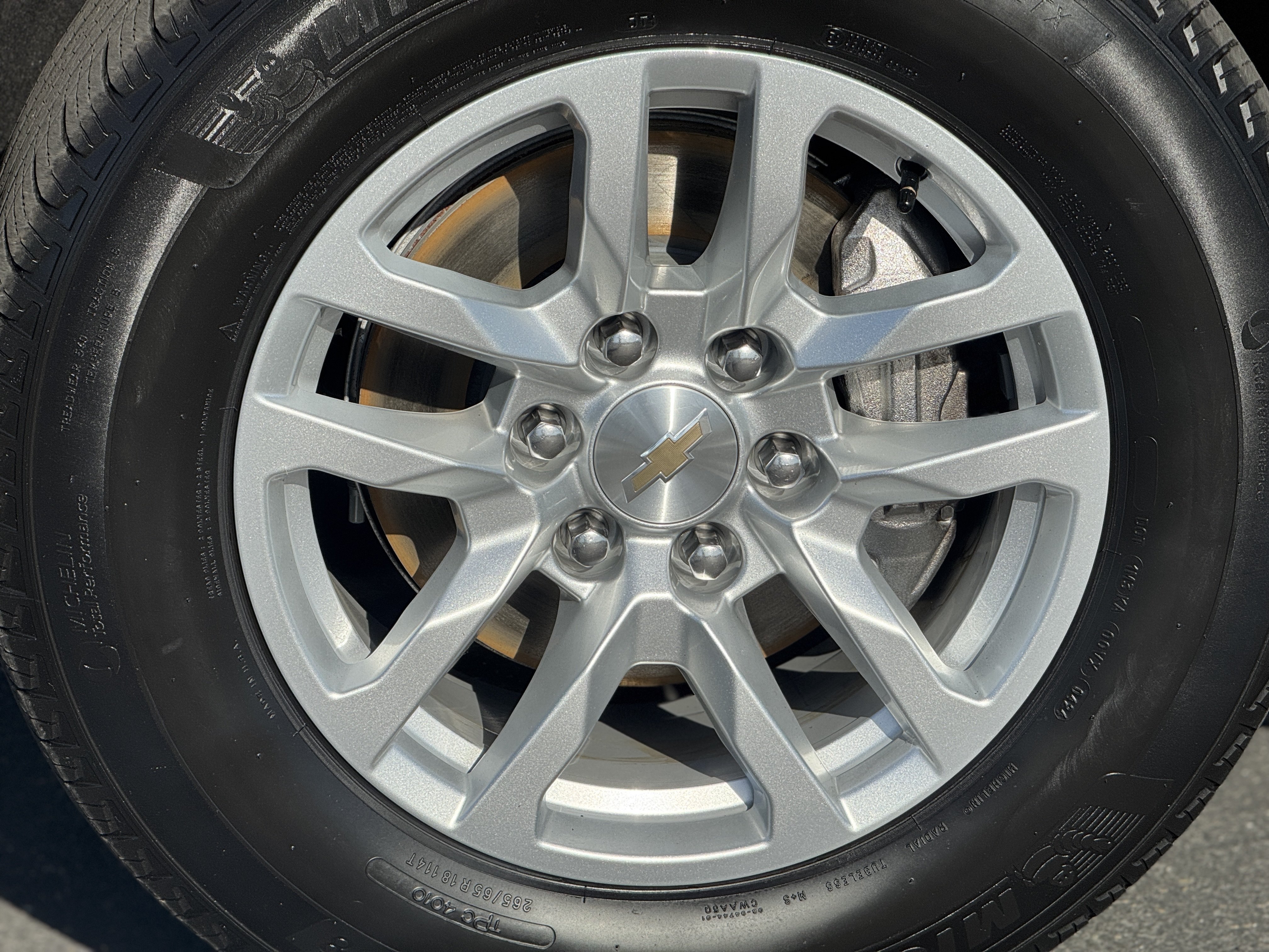 Certified 2024 Chevrolet Suburban LS AWD/4WD image 8
