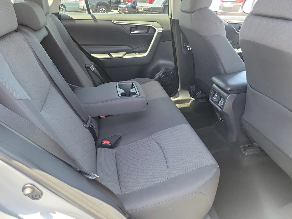 Used 2019 Toyota RAV4 XLE FWD image 26