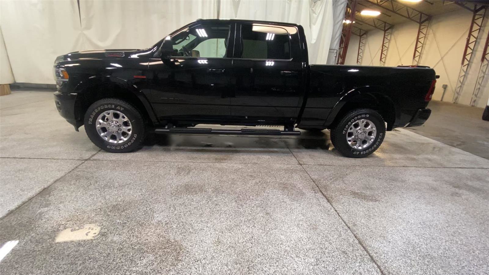 Used 2020 RAM 2500 Laramie w/ Night Edition AWD/4WD image 6