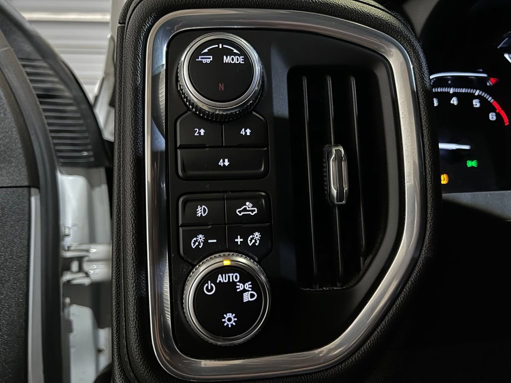 Used 2022 GMC Sierra 3500 SLE w/ SLE Convenience Package AWD/4WD image 14