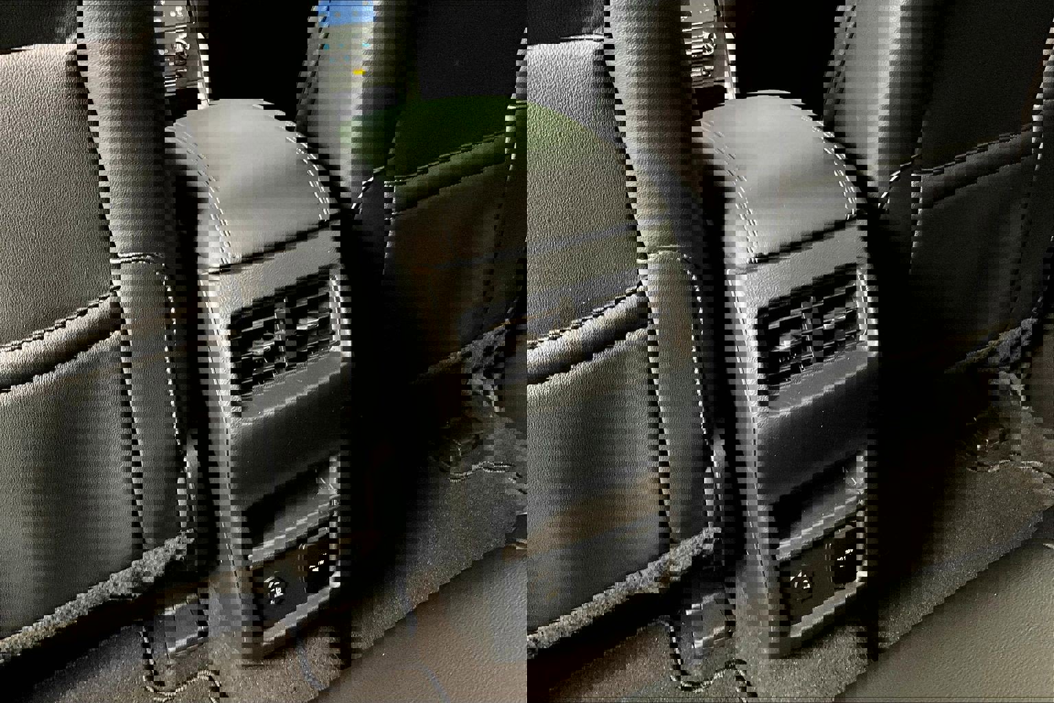 Used 2022 Ford Edge Titanium image 10