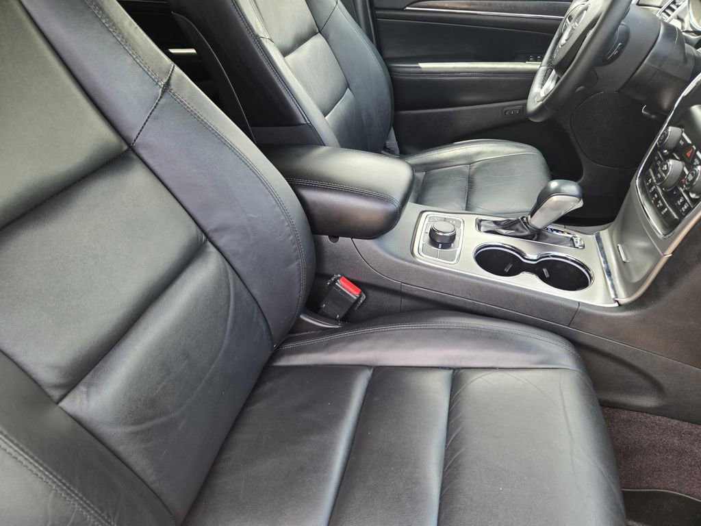 Used 2018 Jeep Grand Cherokee Limited AWD/4WD image 19