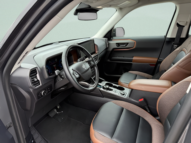 Used 2025 Ford Bronco Sport Outer Banks w/ Outer Banks Tech Package+ AWD/4WD image 4