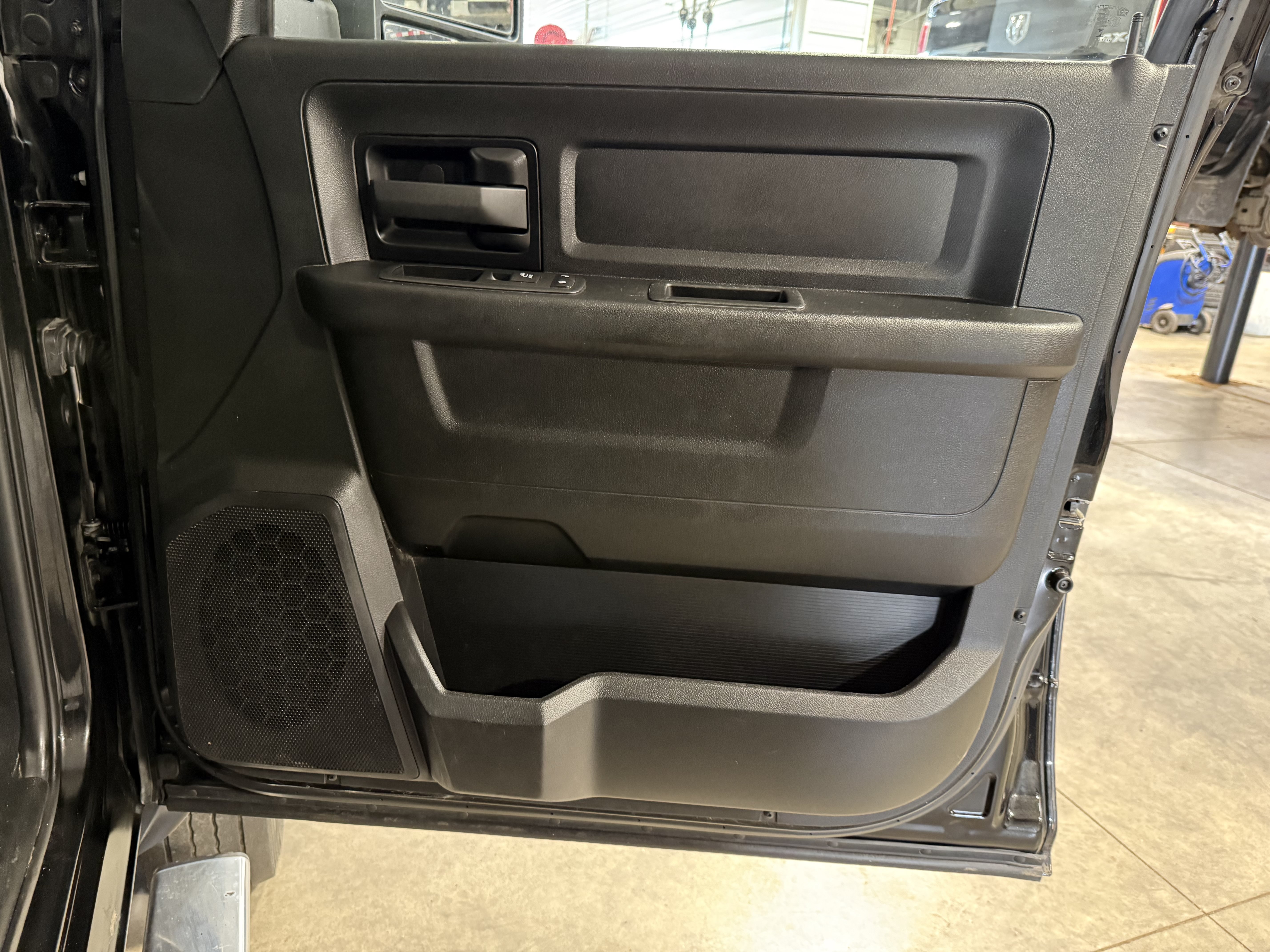 Used 2023 RAM 5500 Tradesman w/ Safety Group AWD/4WD image 10
