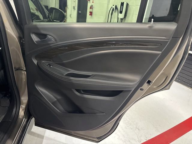 Used 2019 Buick Envision Essence image 30