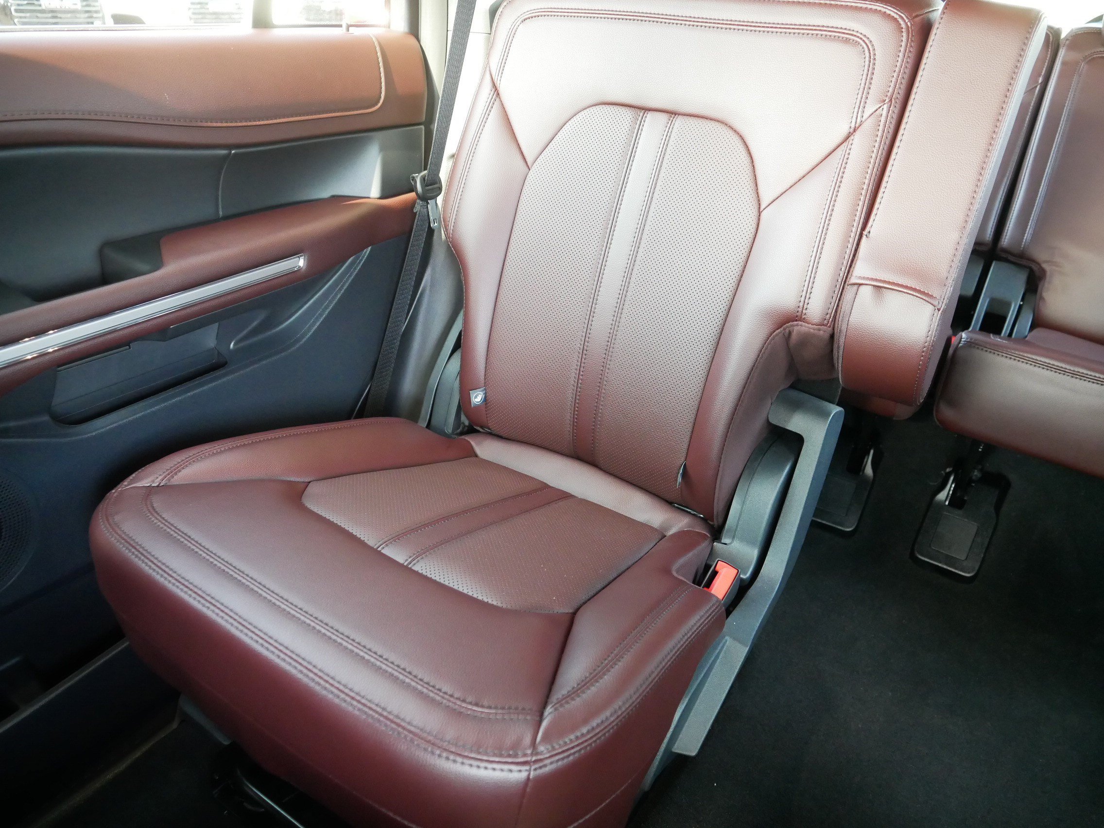 Used 2024 Ford Expedition Limited AWD/4WD image 12