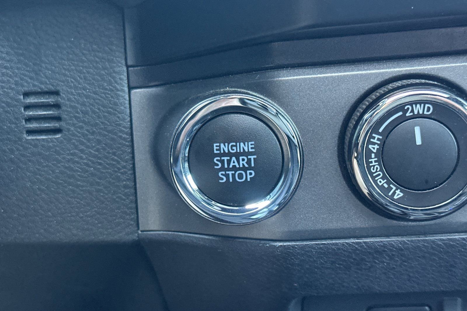 Used 2020 Toyota Tacoma TRD Pro AWD/4WD image 31