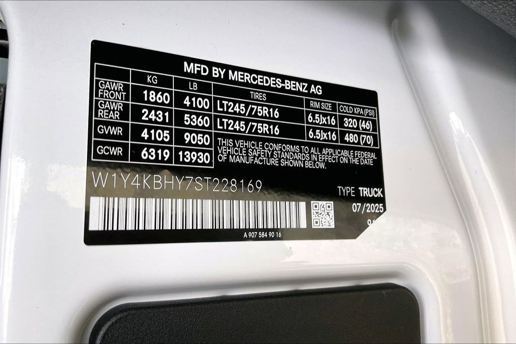 Used 2025 Mercedes-Benz Sprinter 2500 image 27