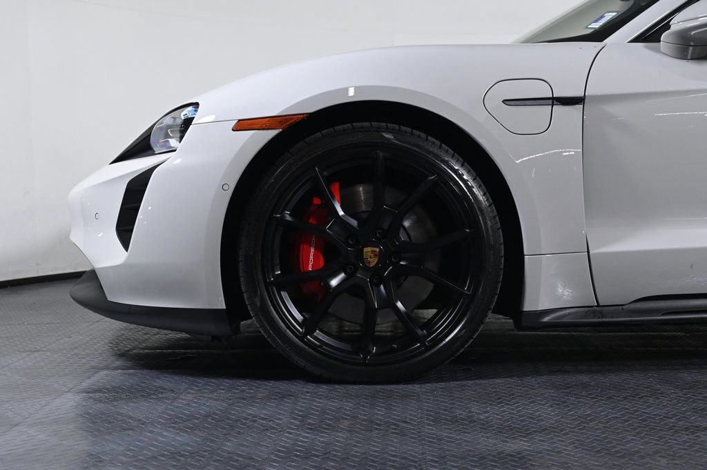 Used 2024 Porsche Taycan GTS image 31