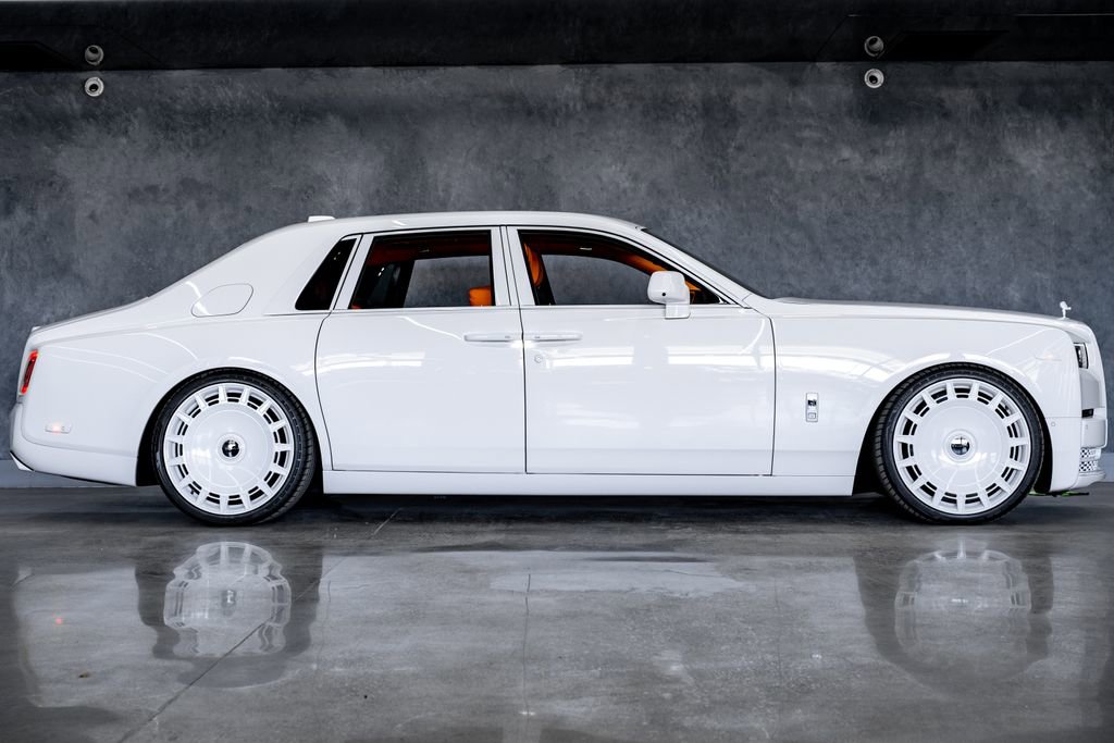 Used 2026 Rolls-Royce Phantom Sedan RWD image 11