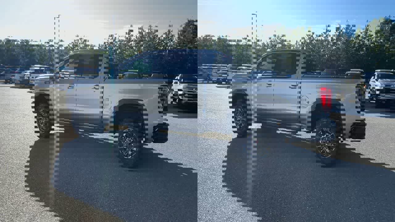 Used 2025 GMC Sierra 1500 AT4X image 6