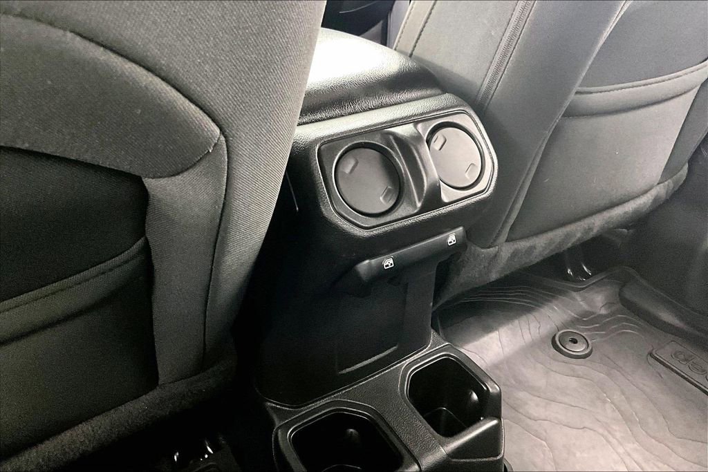 Used 2022 Jeep Gladiator Willys image 34