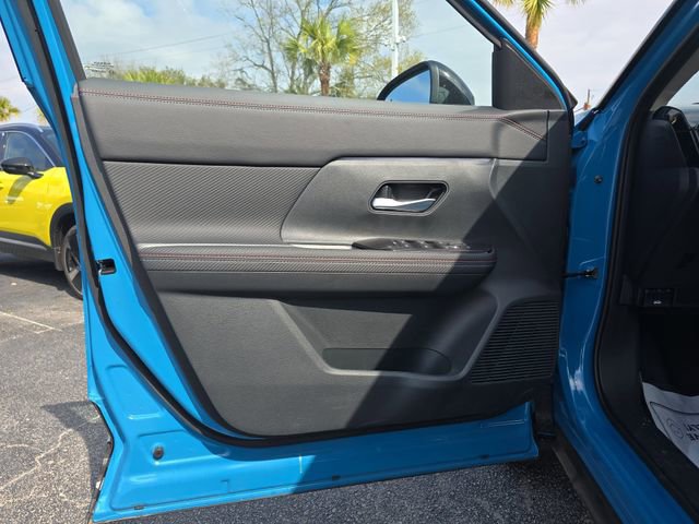 New 2026 Nissan Kicks SR image 14