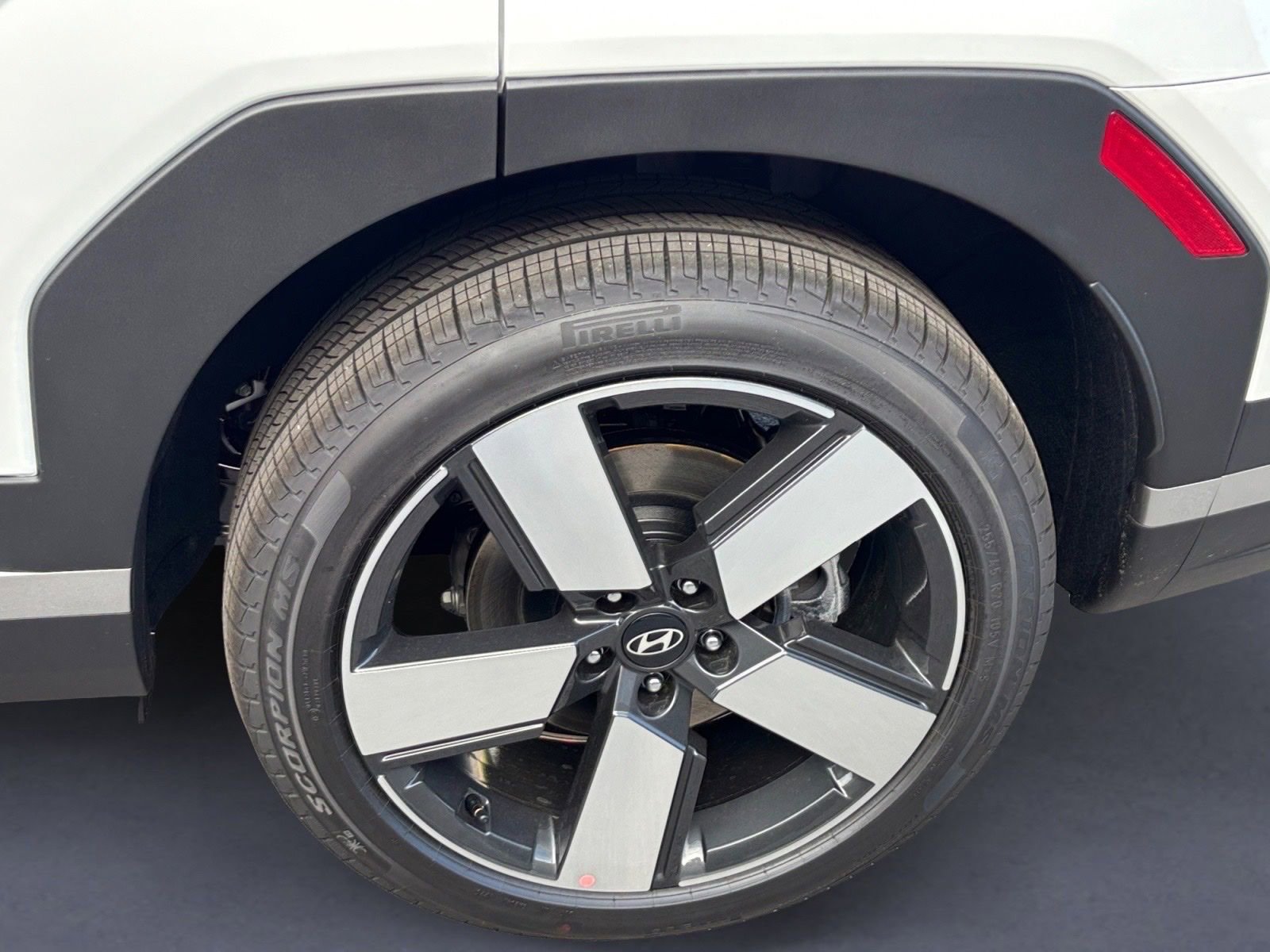 New 2026 Hyundai Santa Fe Limited FWD image 9