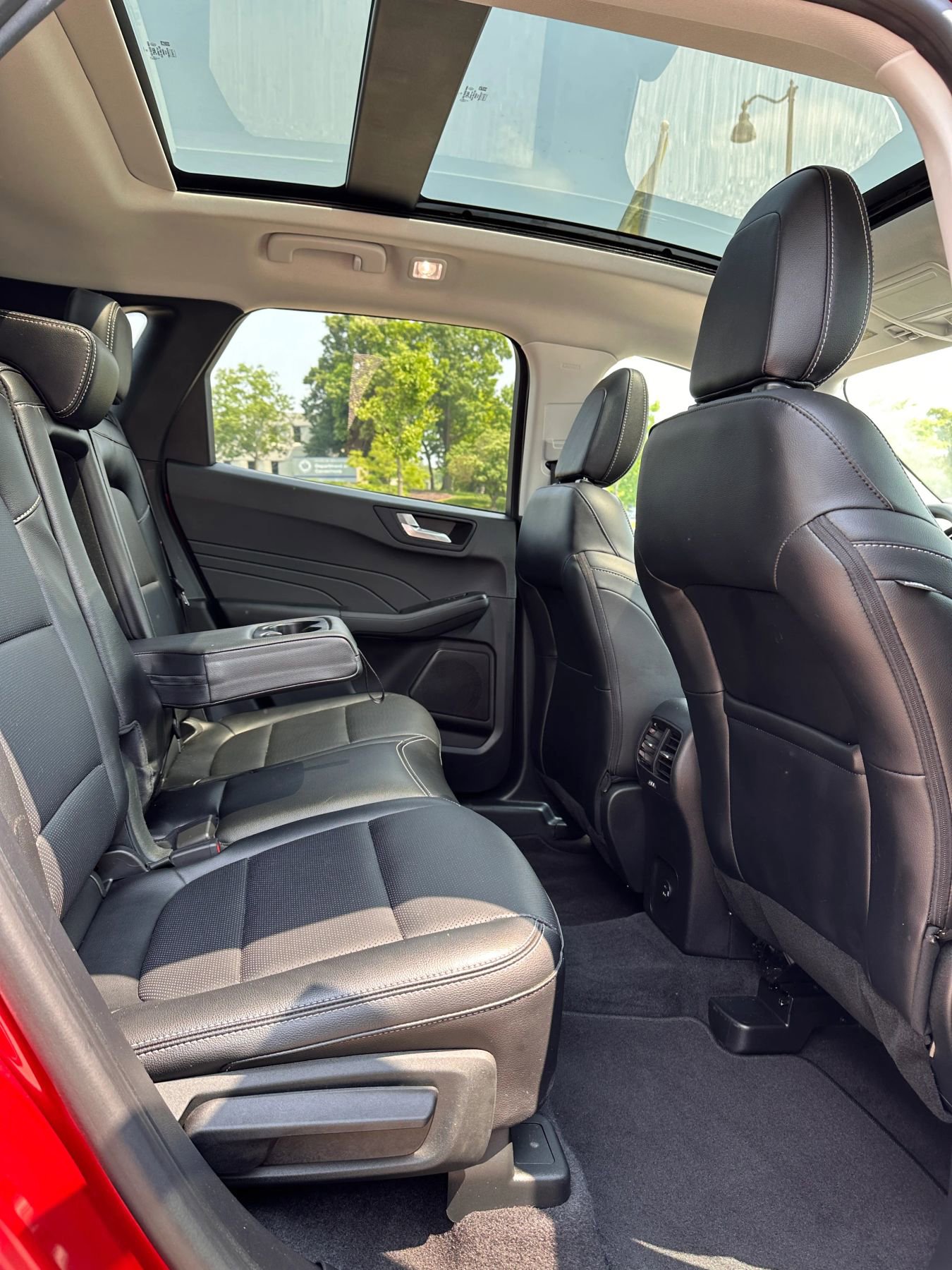 Used 2022 Ford Escape Titanium image 19