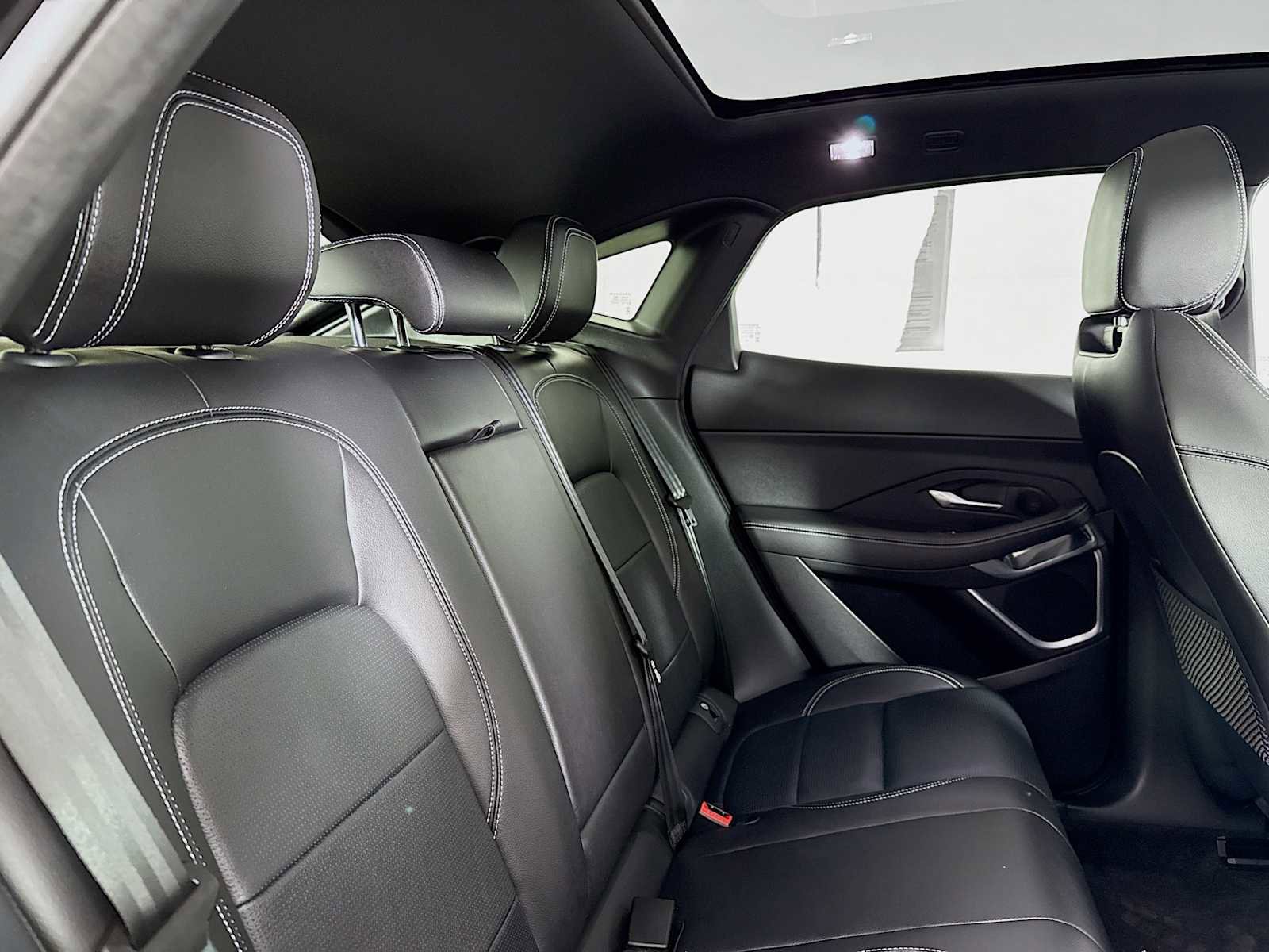 Used 2024 Jaguar E-PACE R-Dynamic SE image 25