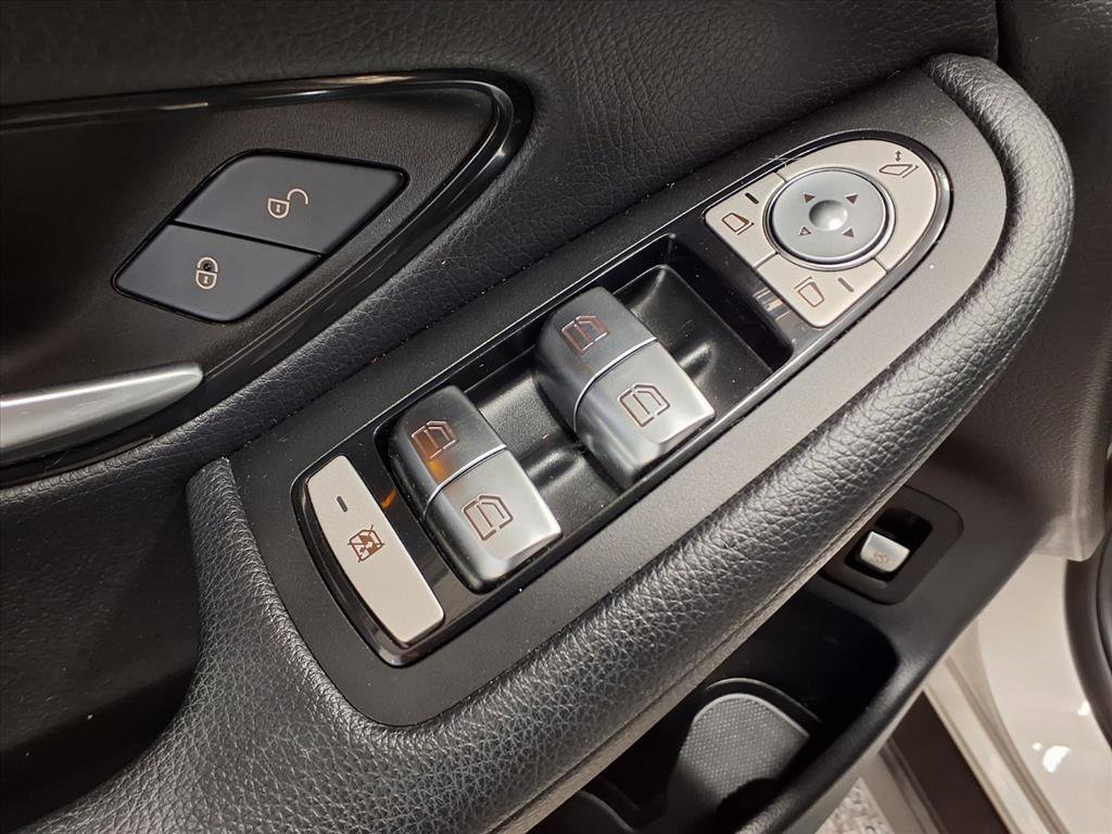 Used 2019 Mercedes-Benz GLC 300 4MATIC image 14