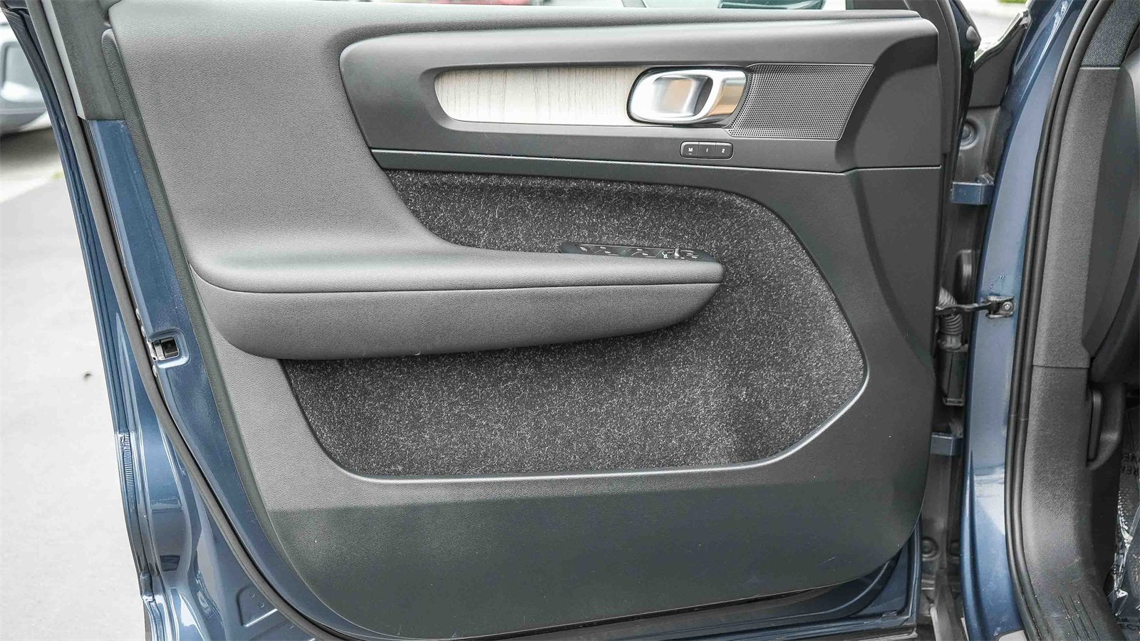 Used 2019 Volvo XC40 T4 Inscription image 21