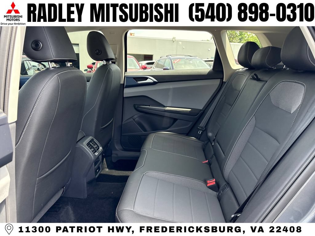 Used 2024 Volkswagen Taos SE w/ Panoramic Sunroof Package AWD/4WD image 12