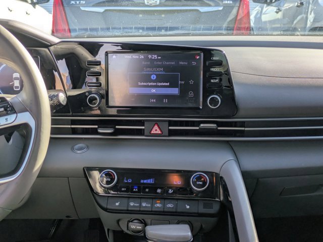 Used 2022 Hyundai Elantra SEL w/ Convenience + Premium Package image 14