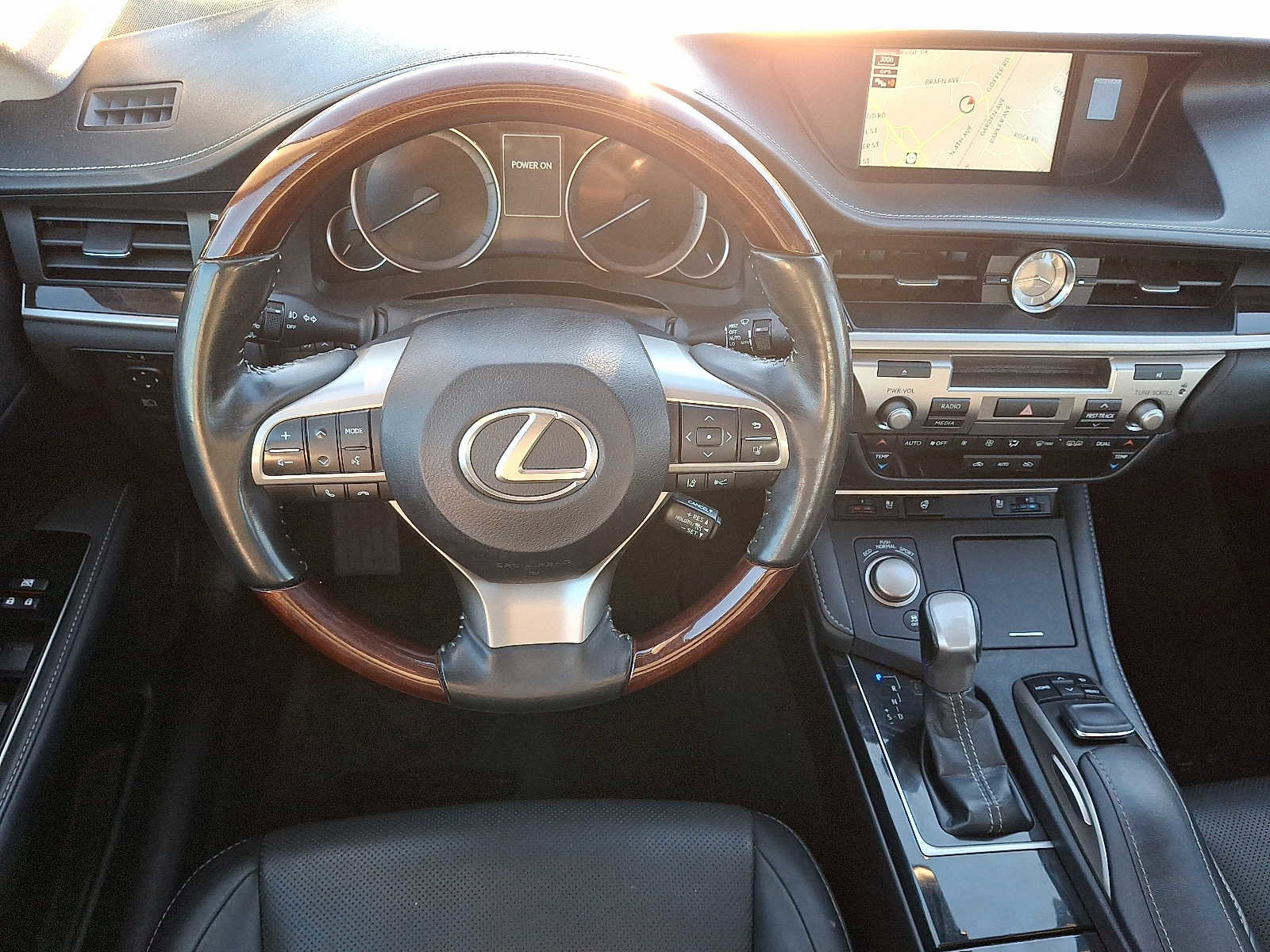 Used 2018 Lexus ES 350 w/ Ultra Luxury Package image 11