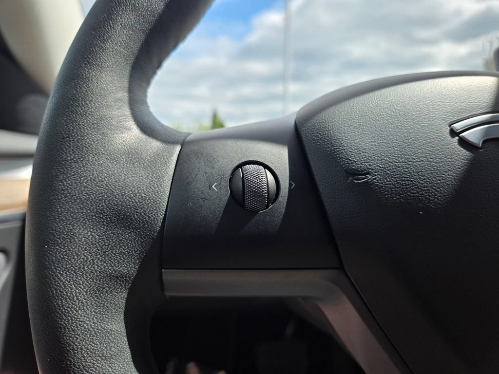 Used 2022 Tesla Model 3 Long Range AWD/4WD image 35
