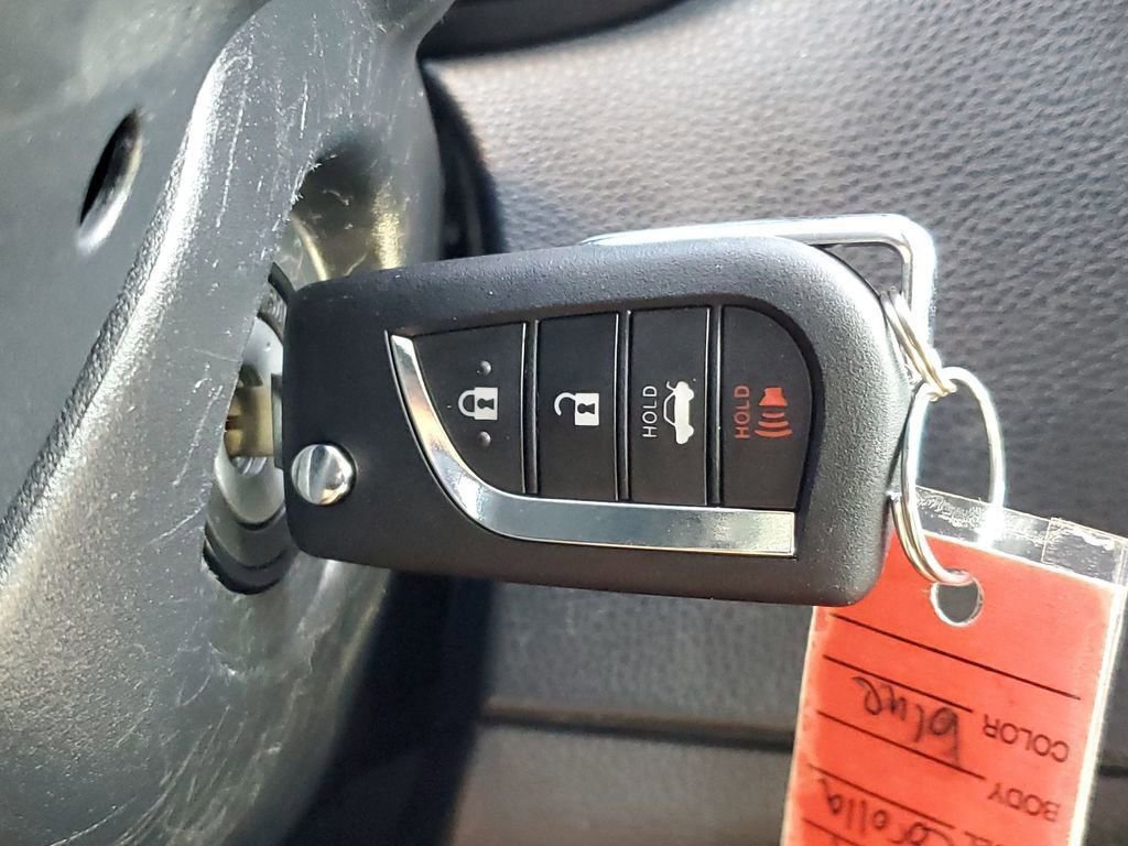 Used 2023 Toyota Corolla LE image 39