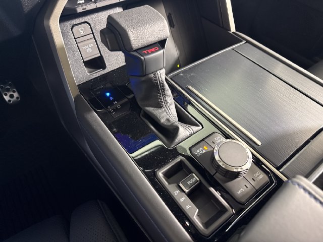 New 2026 Toyota Tundra Platinum w/ TRD Off-Road Package AWD/4WD image 32