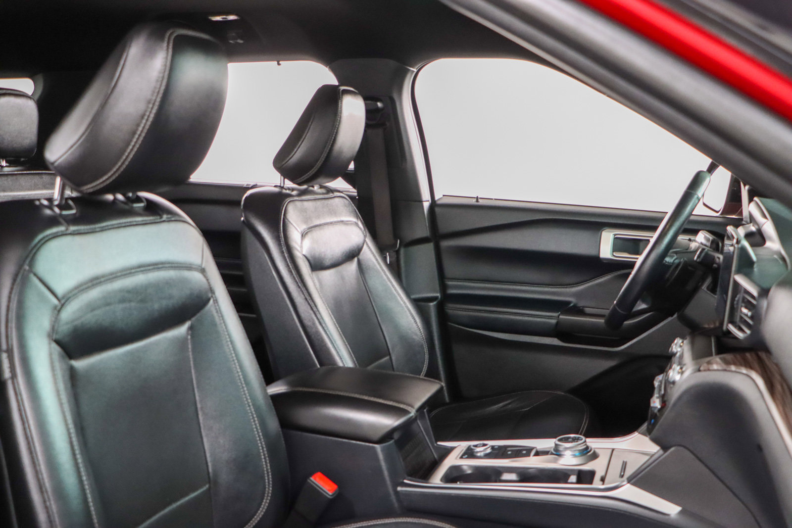 Used 2020 Ford Explorer Limited w/ Class III Trailer Tow Package image 27