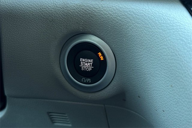 Used 2024 Chrysler Pacifica Touring-L image 27