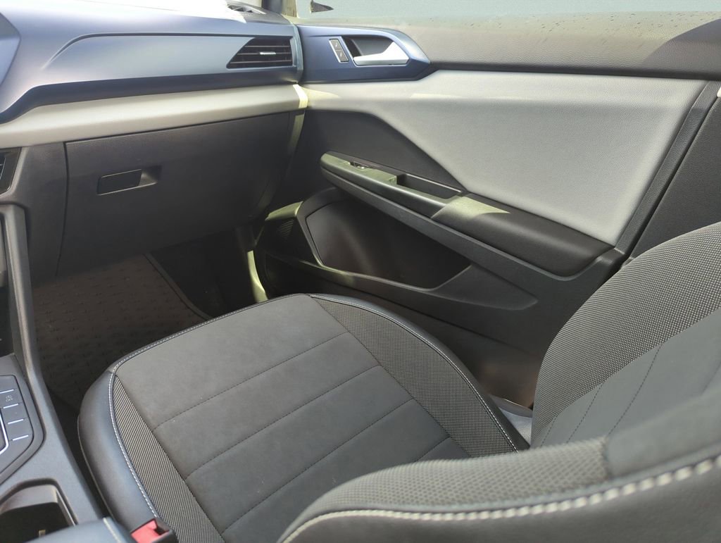 Certified 2022 Volkswagen Taos SE image 23