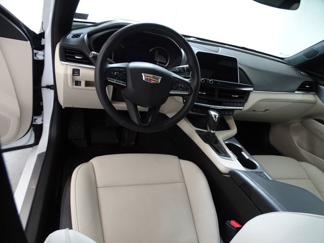 Used 2025 Cadillac CT4 Premium Luxury image 5