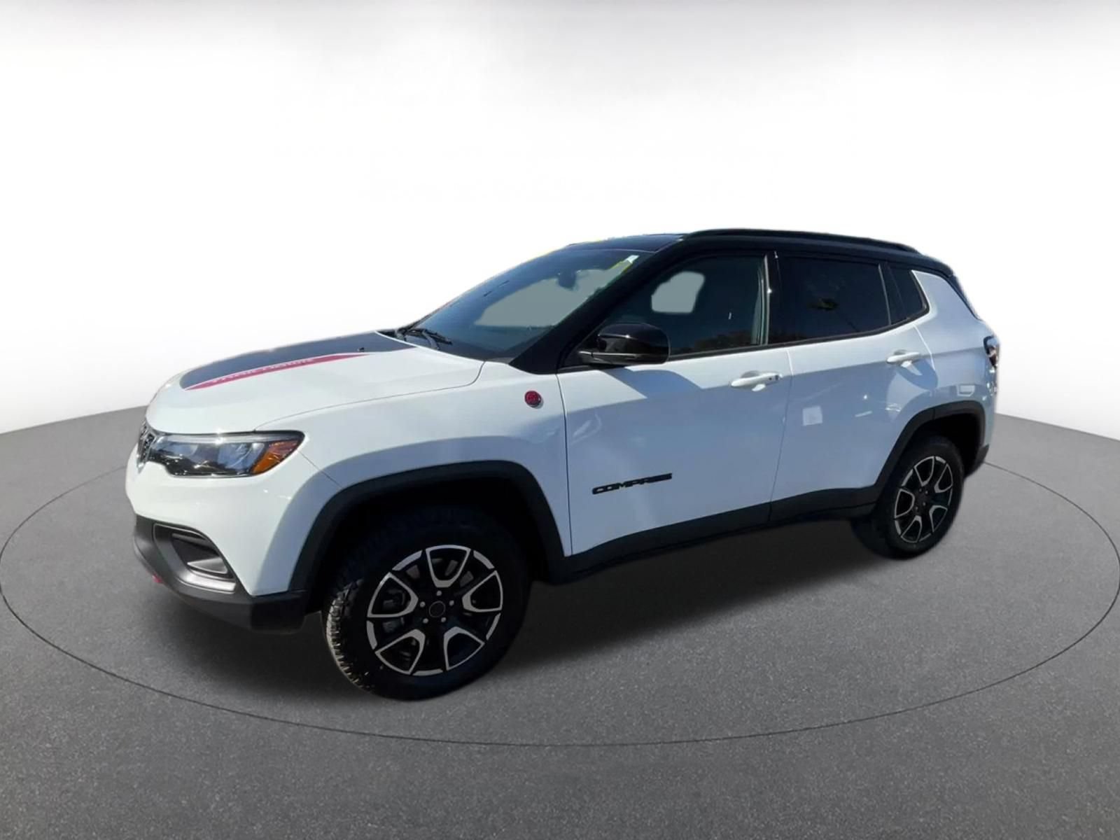 Used 2025 Jeep Compass Trailhawk AWD/4WD image 7