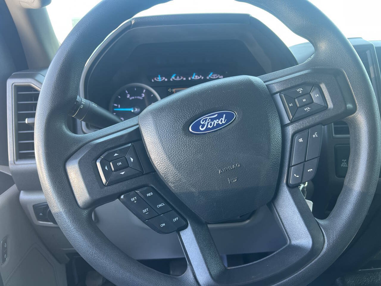 Used 2022 Ford F250 XL w/ STX Appearance Package AWD/4WD image 13