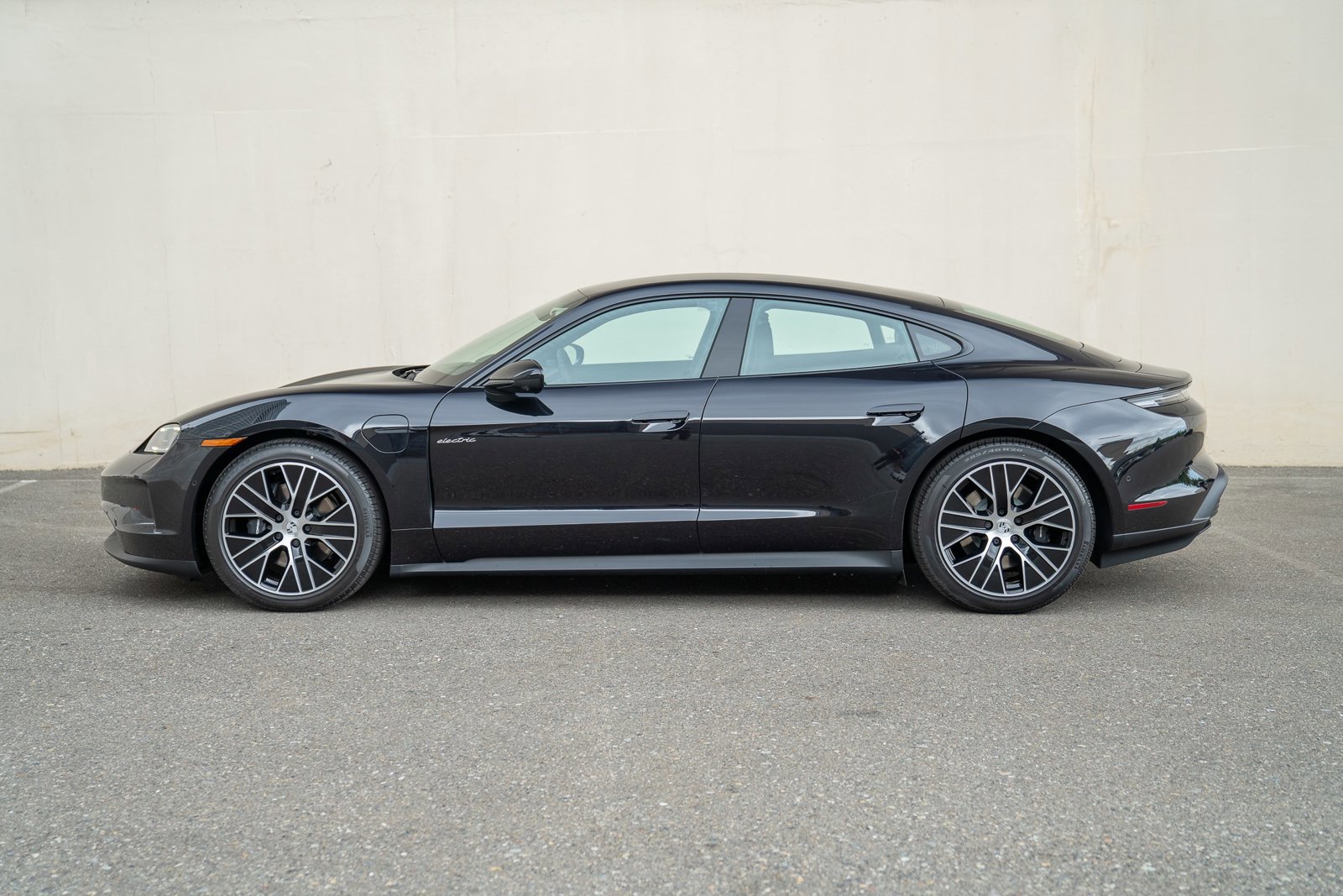 Certified 2025 Porsche Taycan AWD/4WD image 2