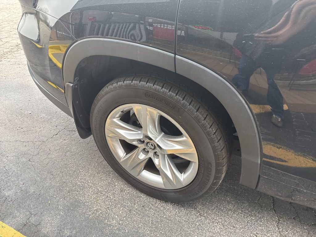 Used 2016 Toyota Highlander Limited image 18