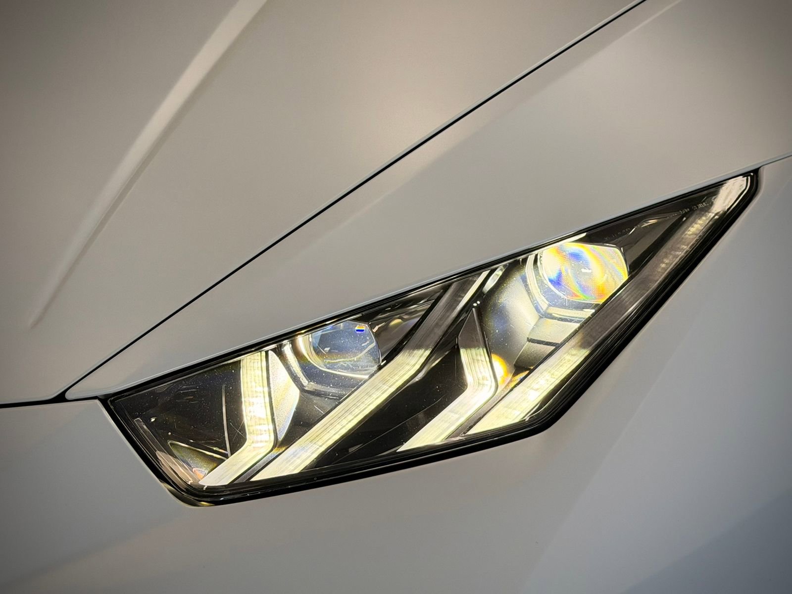 Used 2024 Lamborghini Huracan EVO image 7