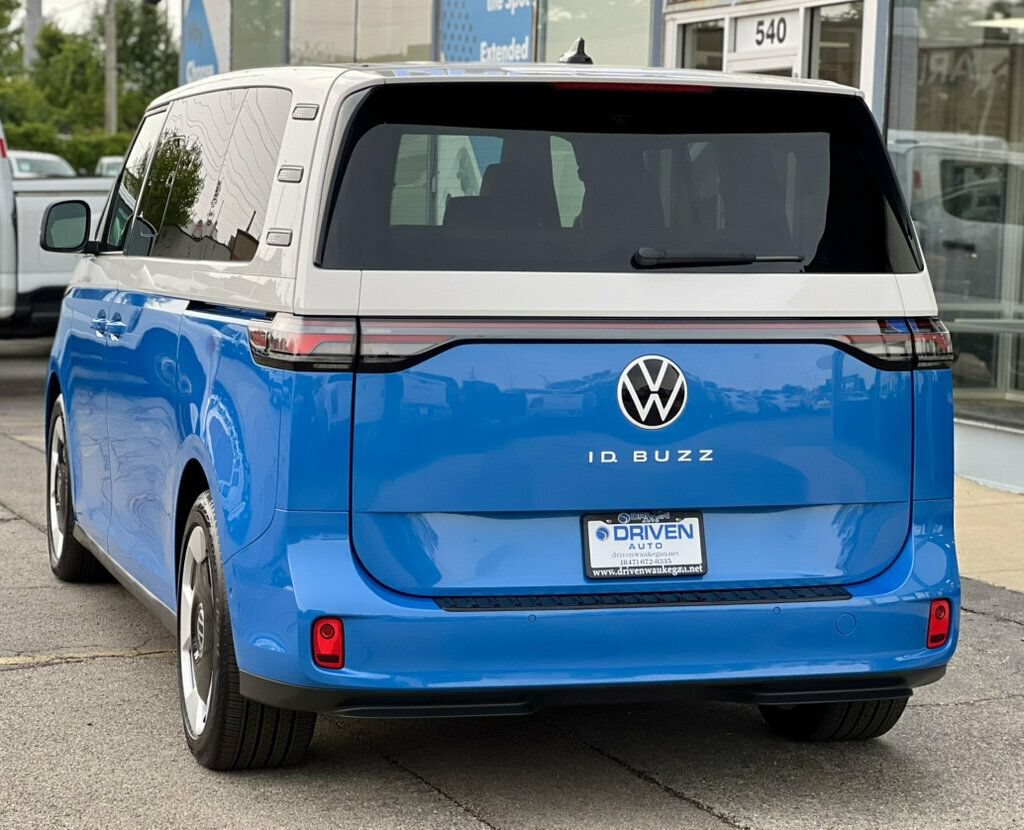 Used 2025 Volkswagen ID. Buzz Pro S RWD image 38