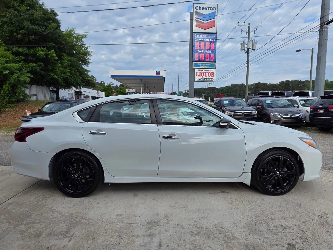 Used 2018 Nissan Altima 2.5 SR w/ SR Midnight Edition FWD image 7