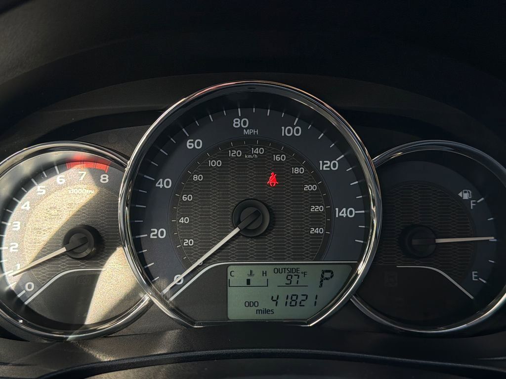 Used 2015 Toyota Corolla LE FWD image 21