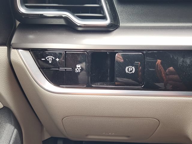 Used 2025 Kia Sportage EX FWD image 24