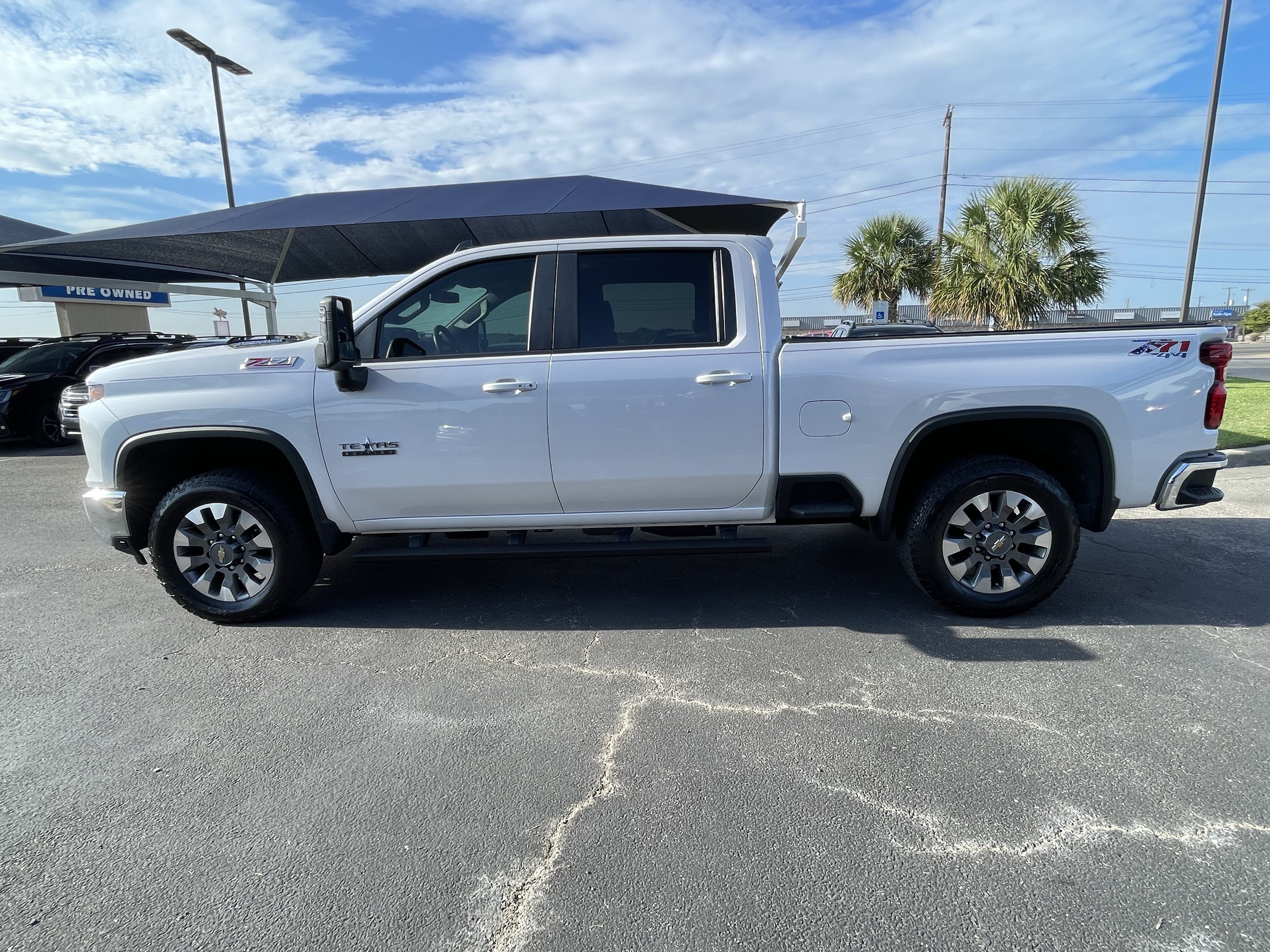 Used 2024 Chevrolet Silverado 2500 LT w/ Texas Edition AWD/4WD image 4